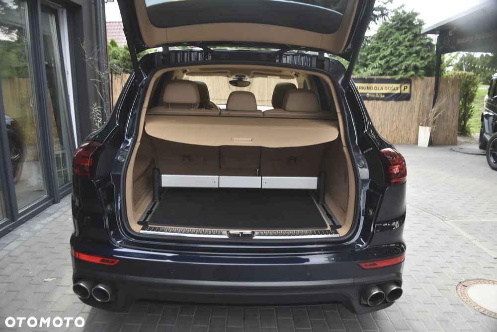 Porsche Cayenne S Diesel Platinum Edition - 23