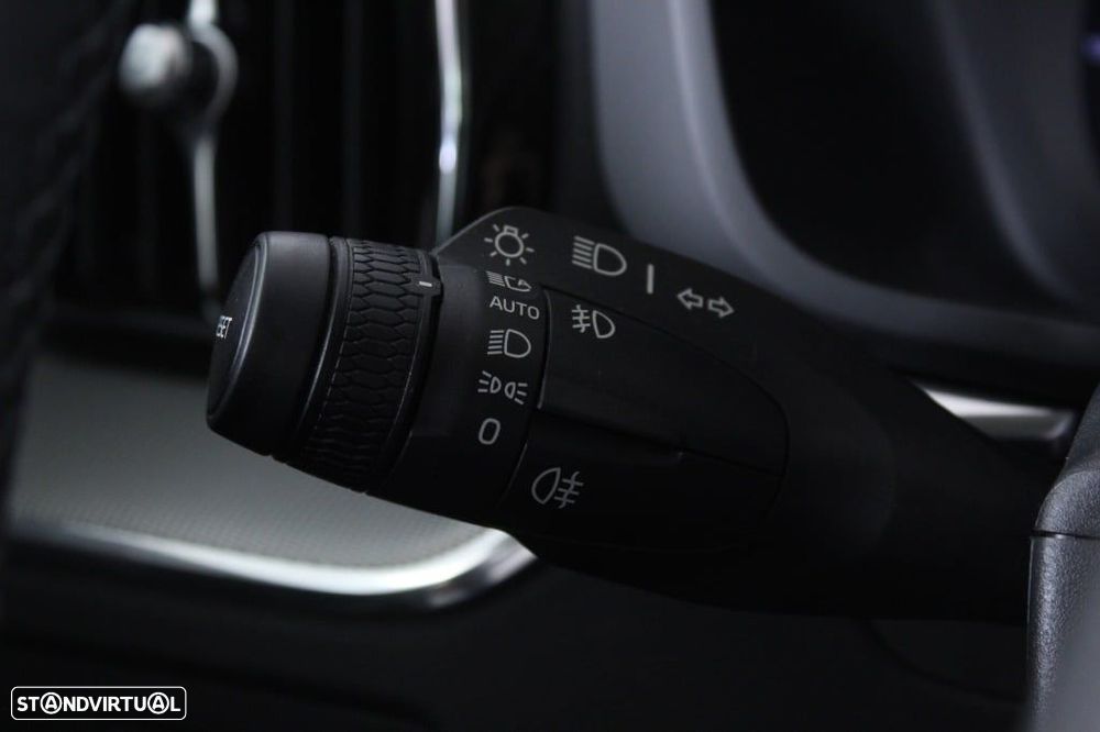 Volvo XC 60 2.0 T6 PHEV Plus Dark AWD - 25