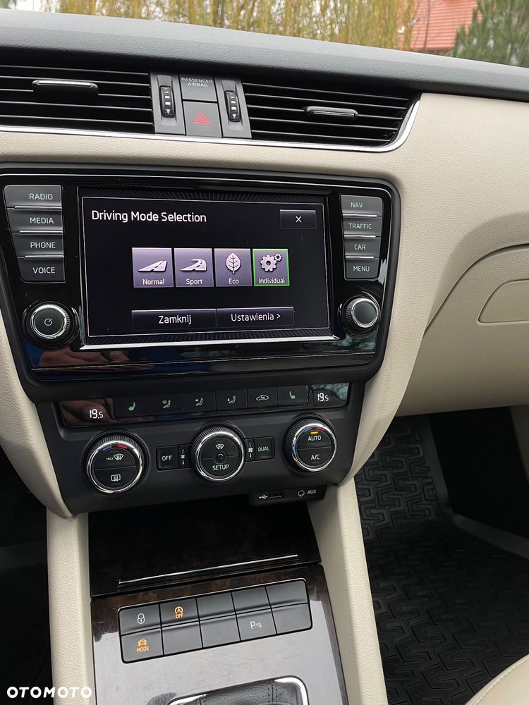 Skoda Octavia 1.8 TSI Elegance DSG - 23