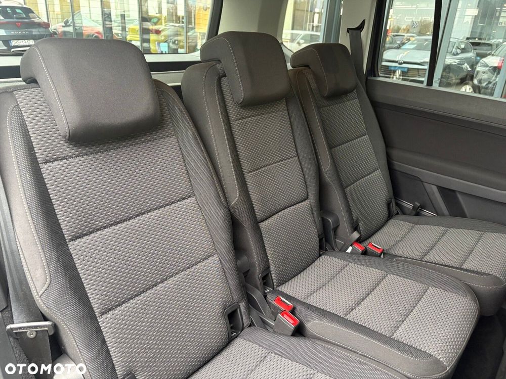 Volkswagen Touran - 16