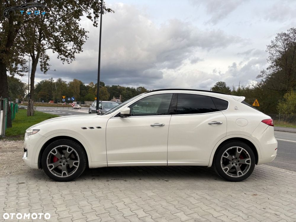 Maserati Levante S Granlusso - 11