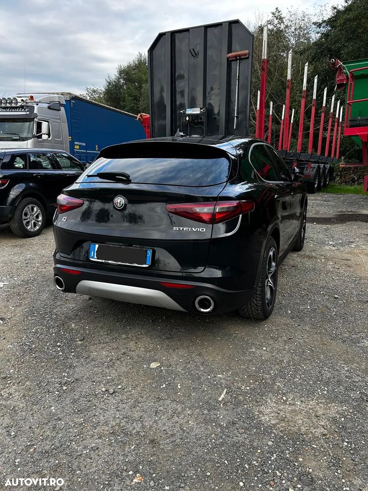 Alfa Romeo Stelvio - 5