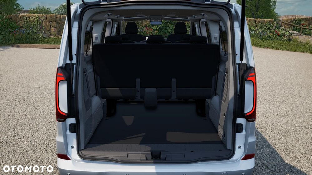 Volkswagen Caravelle - 11