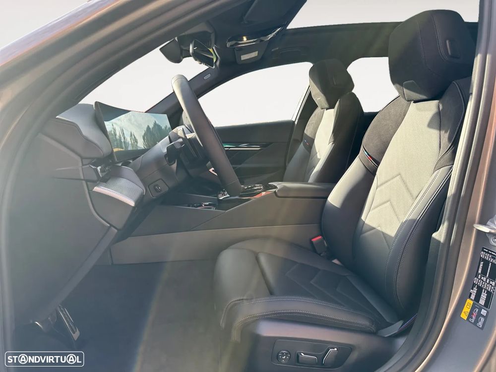 BMW i5 Touring eDrive40 - 10