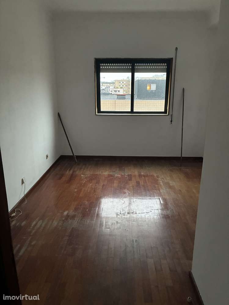 Apartamento T3 pronto a habitar - Grande imagem: 5/10