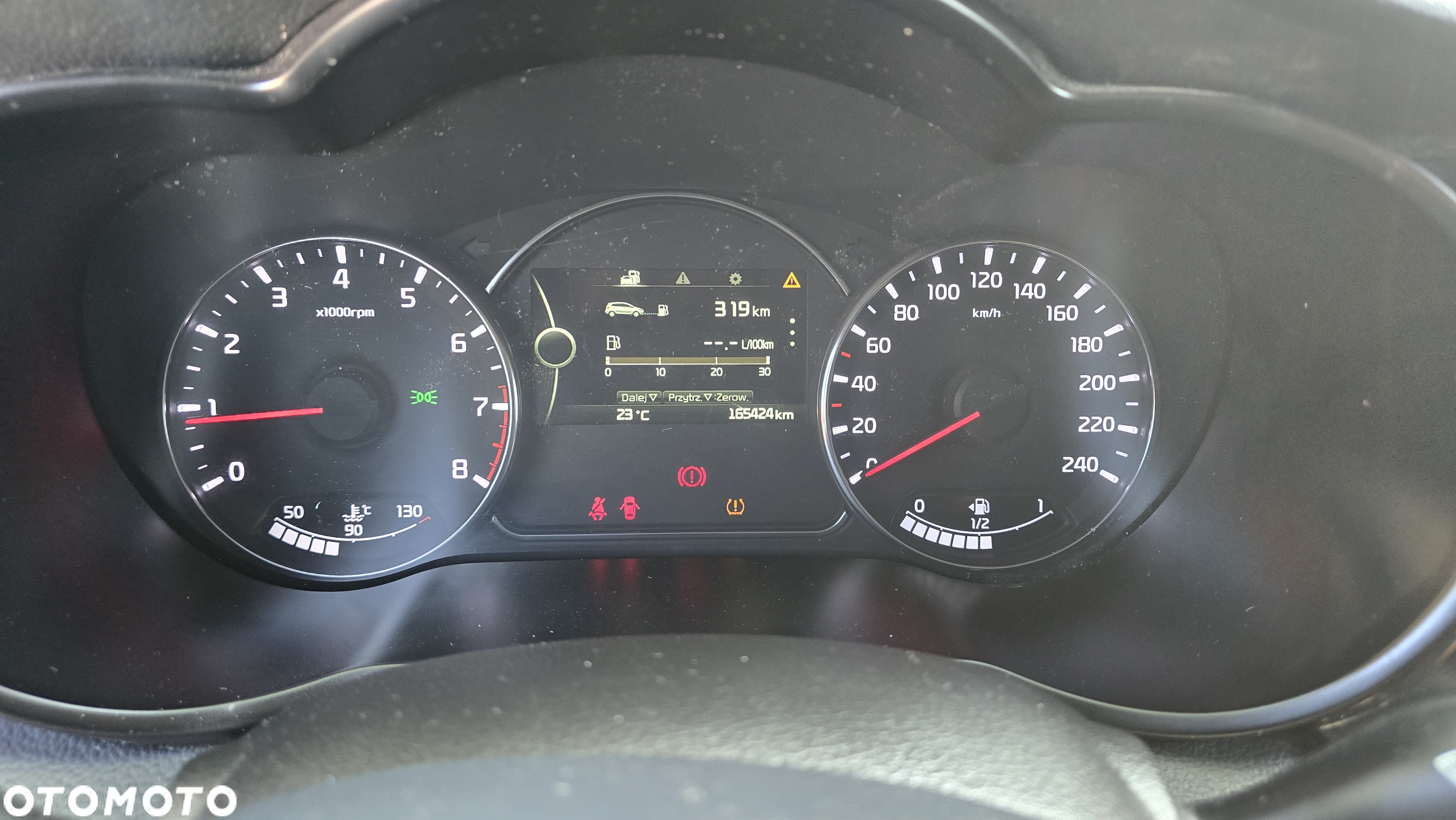 Kia Carens 1.6 GDI S 7os - 27