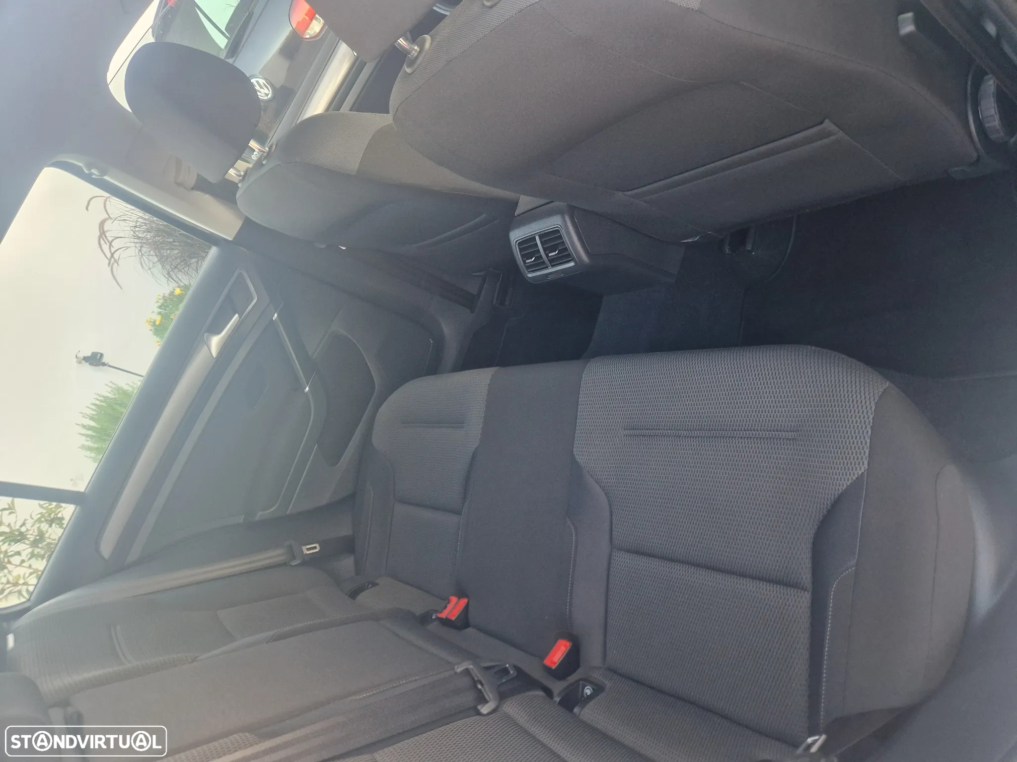 VW Golf 1.6 TDI Confortline - 13