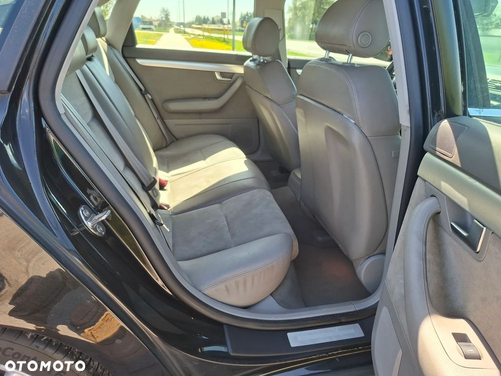 Audi A4 Limousine - 8