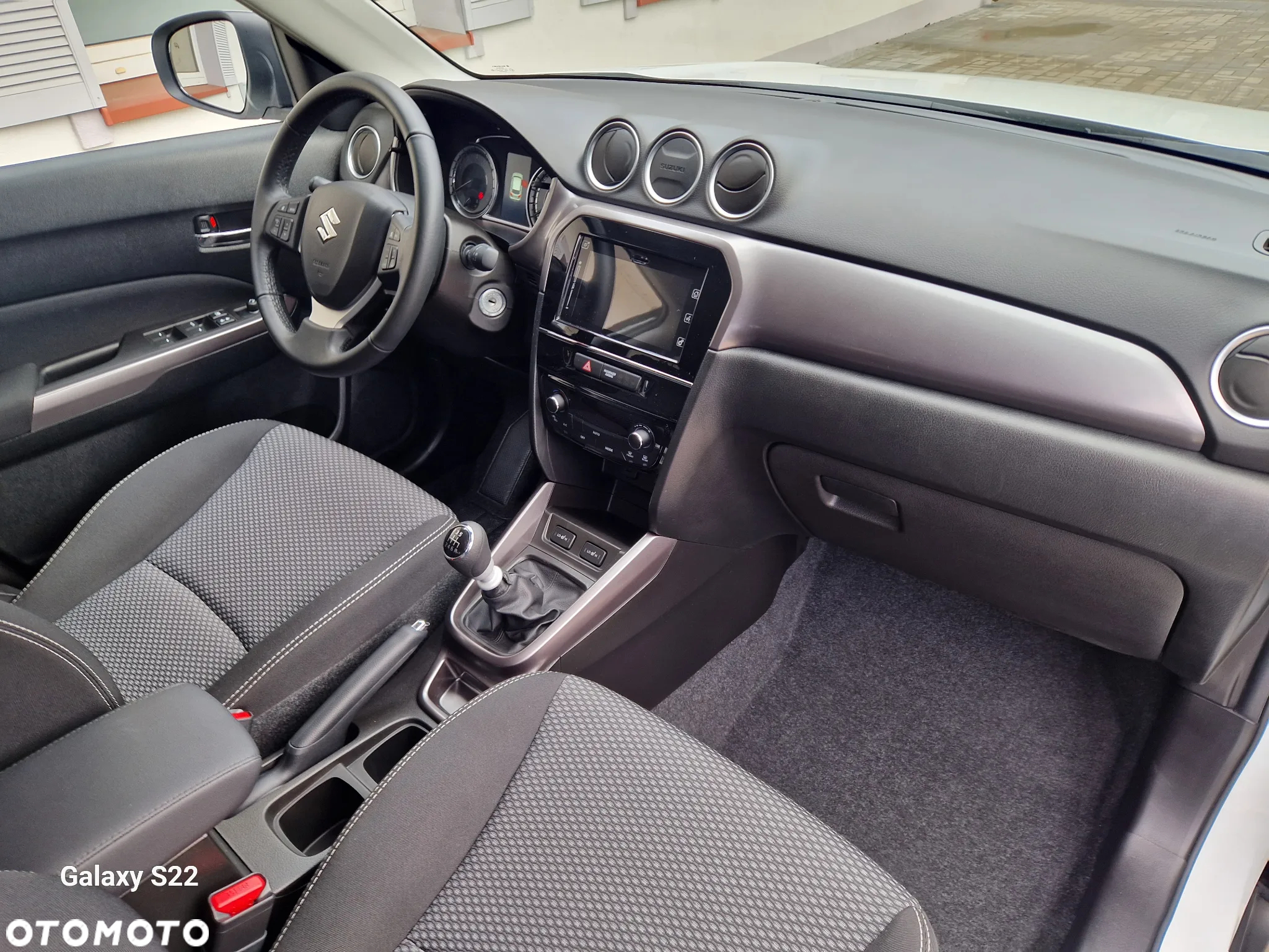 Suzuki Vitara 1.4 Boosterjet mHEV Premium 2WD - 25