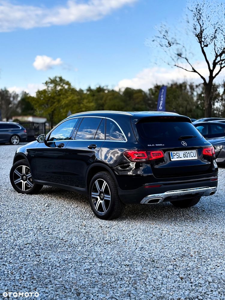 Mercedes-Benz GLC - 30