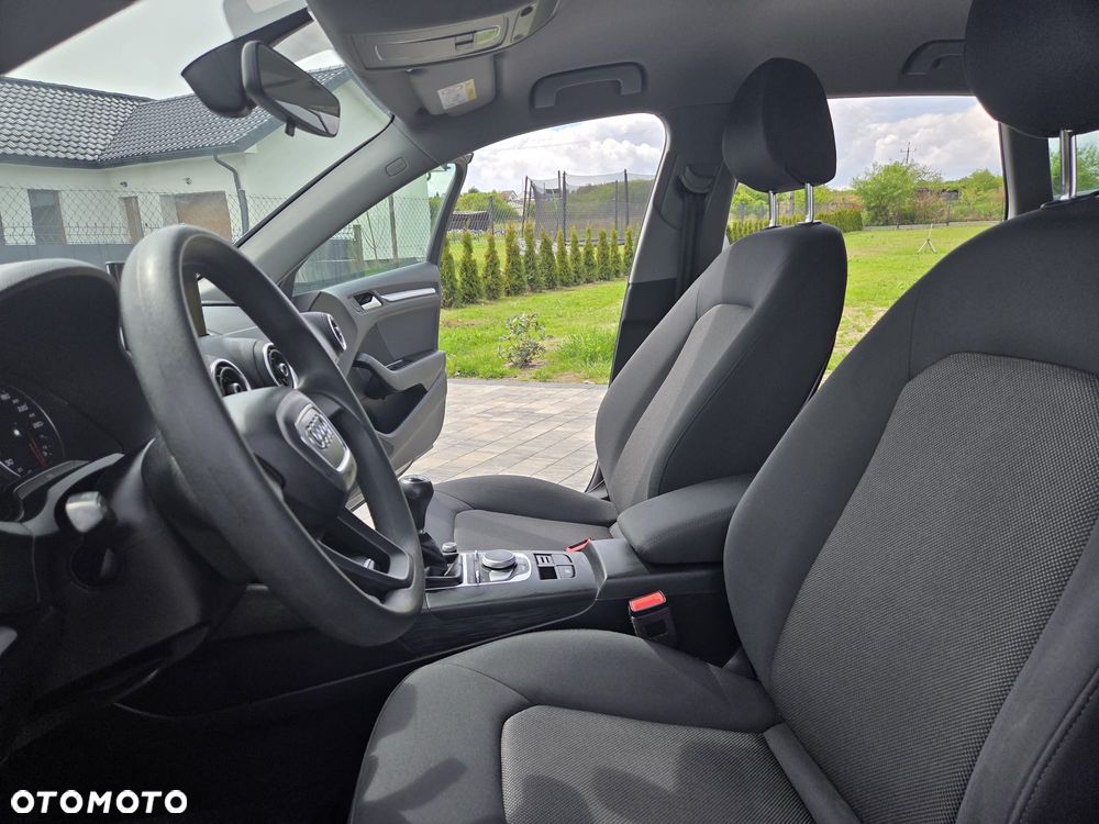 Audi A3 Sportback 2.0 TDI Ambiente - 6