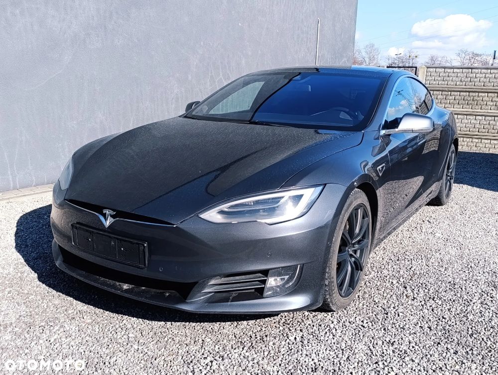 Tesla Model S - 14