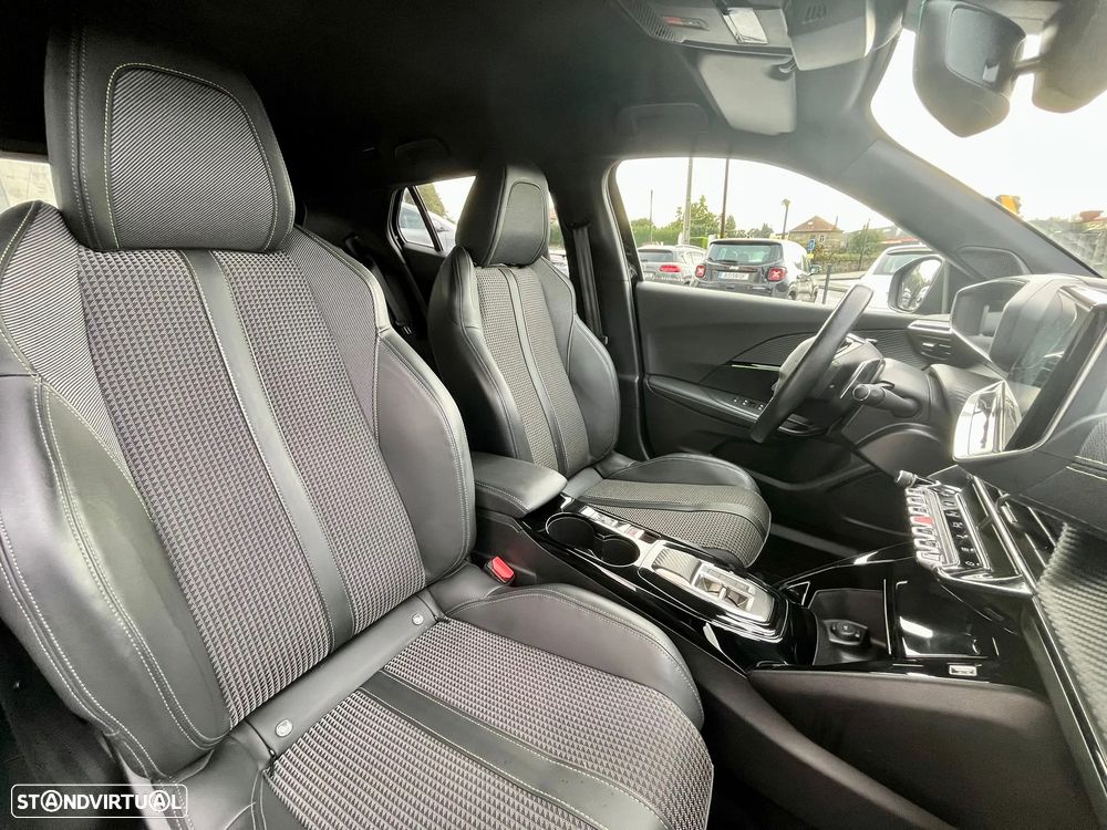 Peugeot 2008 1.2 PureTech GT Line EAT8 - 13