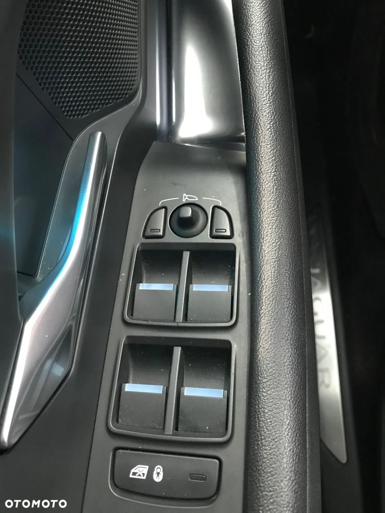 Jaguar E-Pace 2.0 i4D AWD - 19
