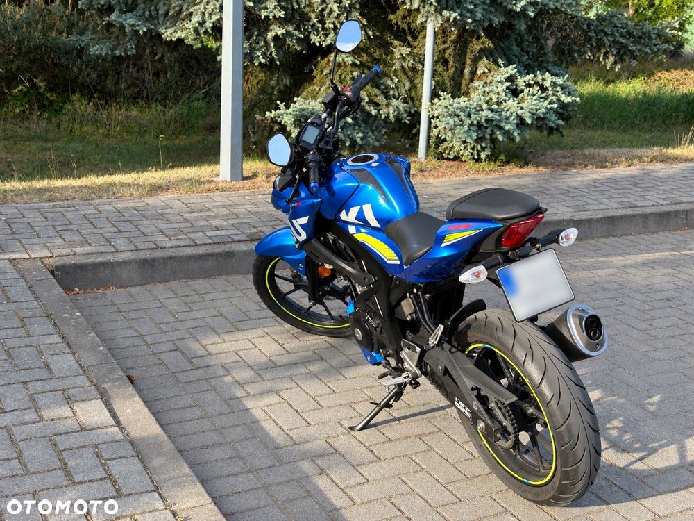 Suzuki GSX - 2