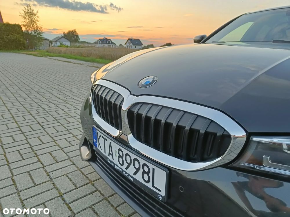 BMW Seria 3 330i xDrive Sport Line - 8