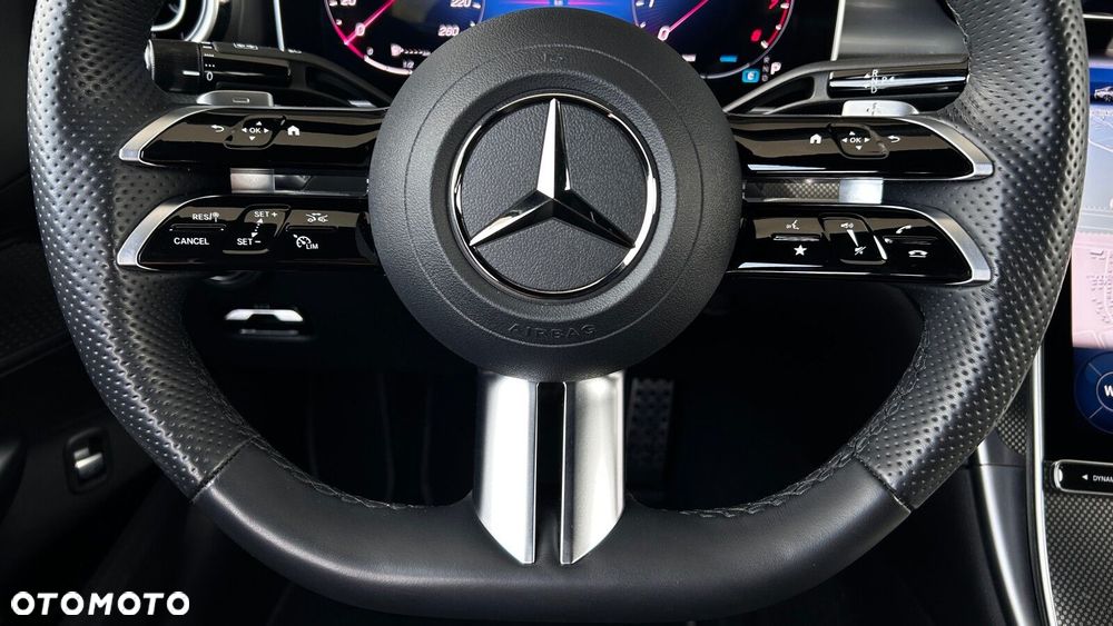 Mercedes-Benz Klasa C 180 mHEV AMG - 16