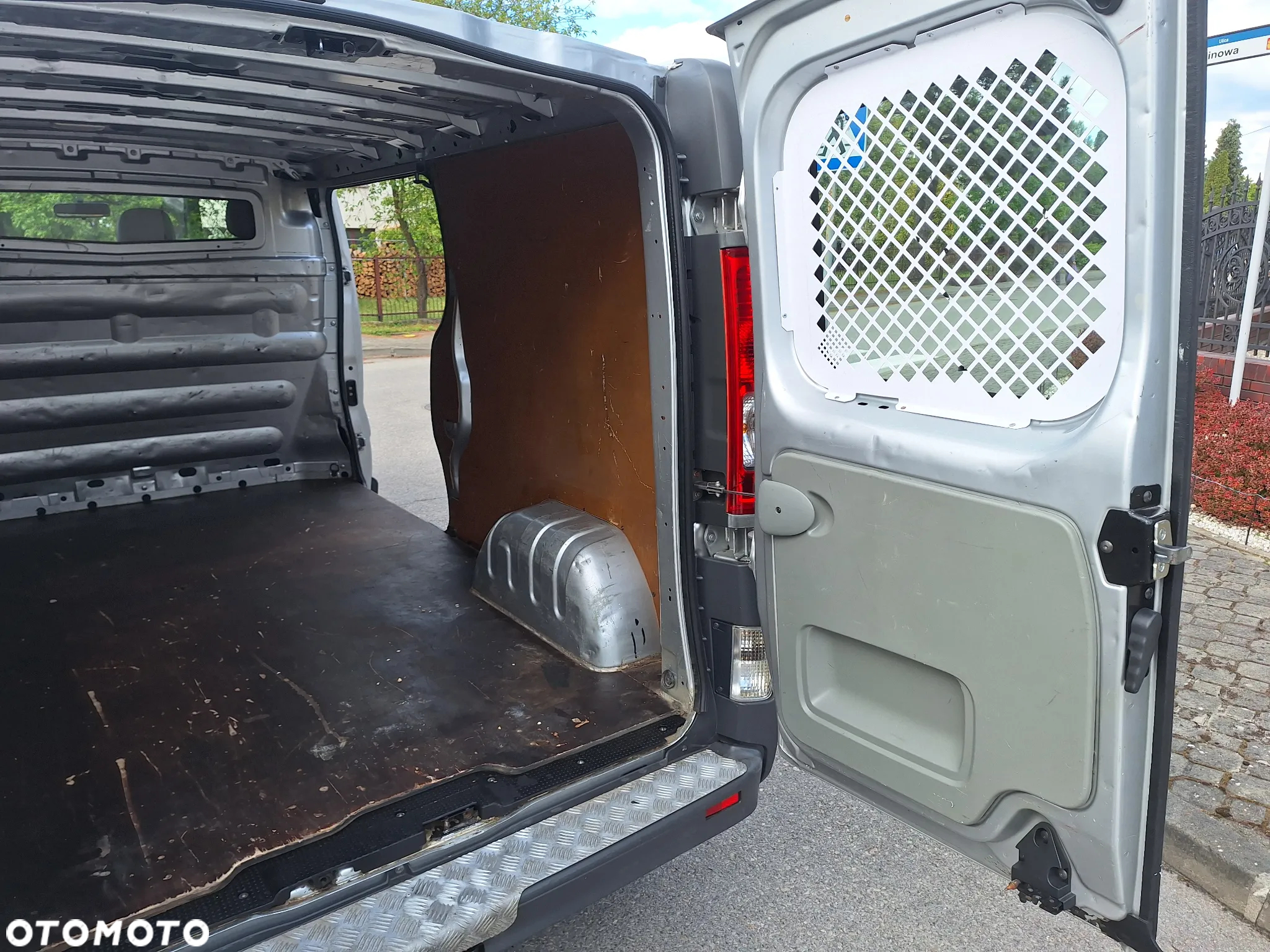 Opel Vivaro - 24