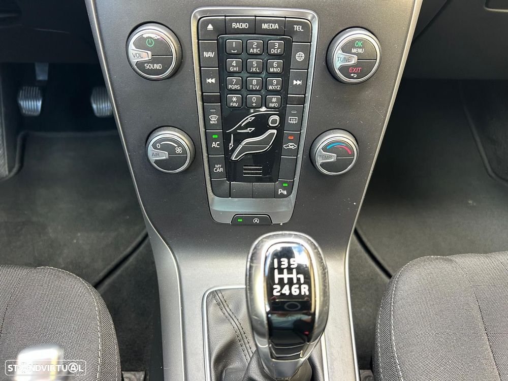 Volvo V40 Cross Country 2.0 D2 Summum - 39