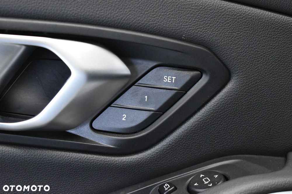 BMW Seria 3 320d xDrive mHEV M Sport - 10