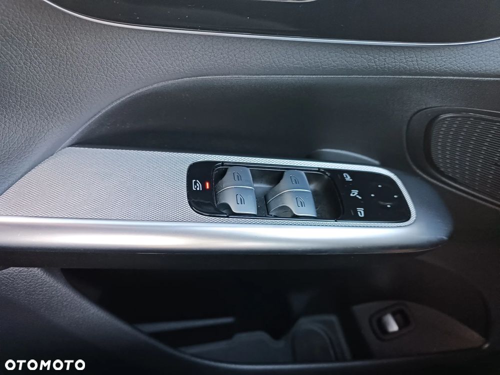 Mercedes-Benz GLC - 11