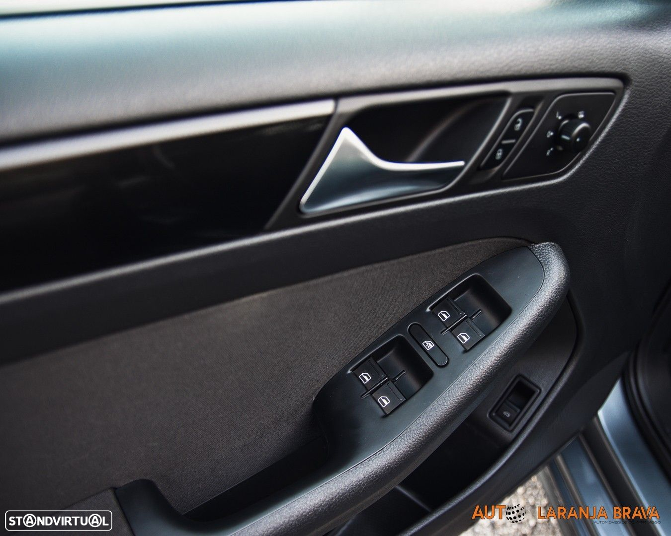 VW Jetta 1.6 TDi Confortline - 21