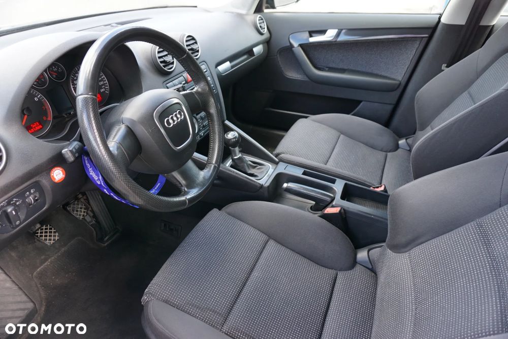 Audi A3 Sportback 1.6 FSI Ambiente - 7