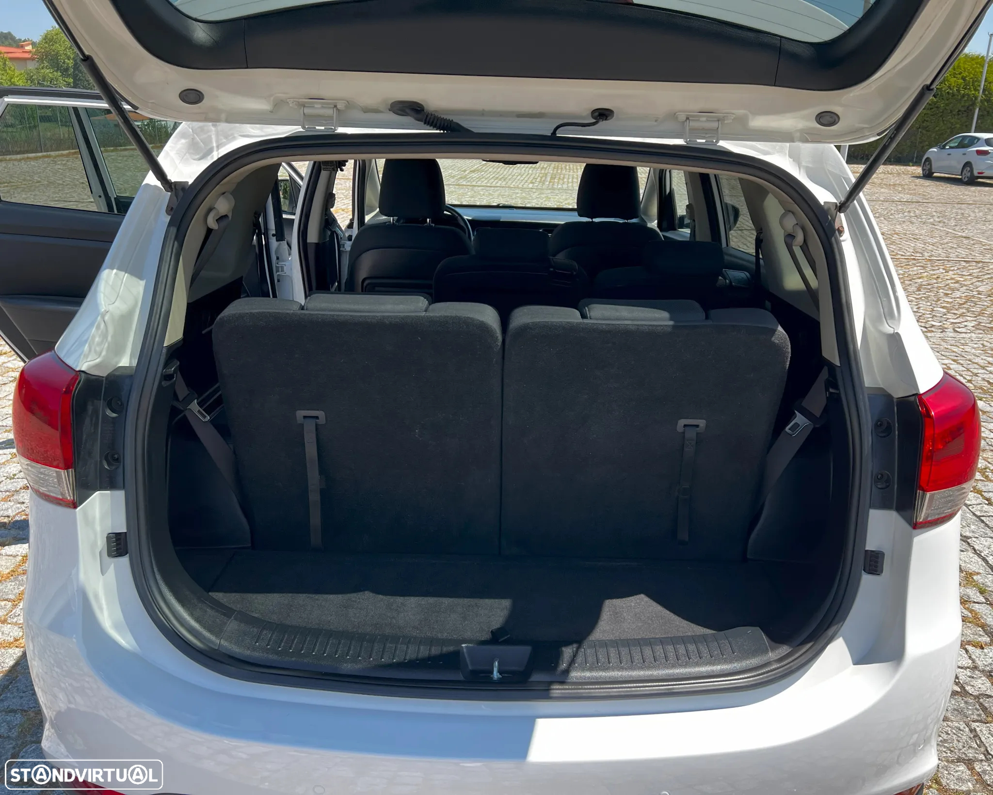 Kia Carens 1.7 CRDi ISG TX - 56