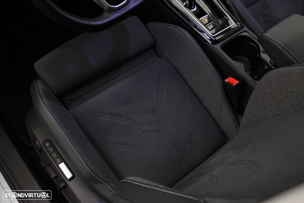 Volkswagen Golf 1.5 TSI e-Hybrid Style DSG — fotografia 34