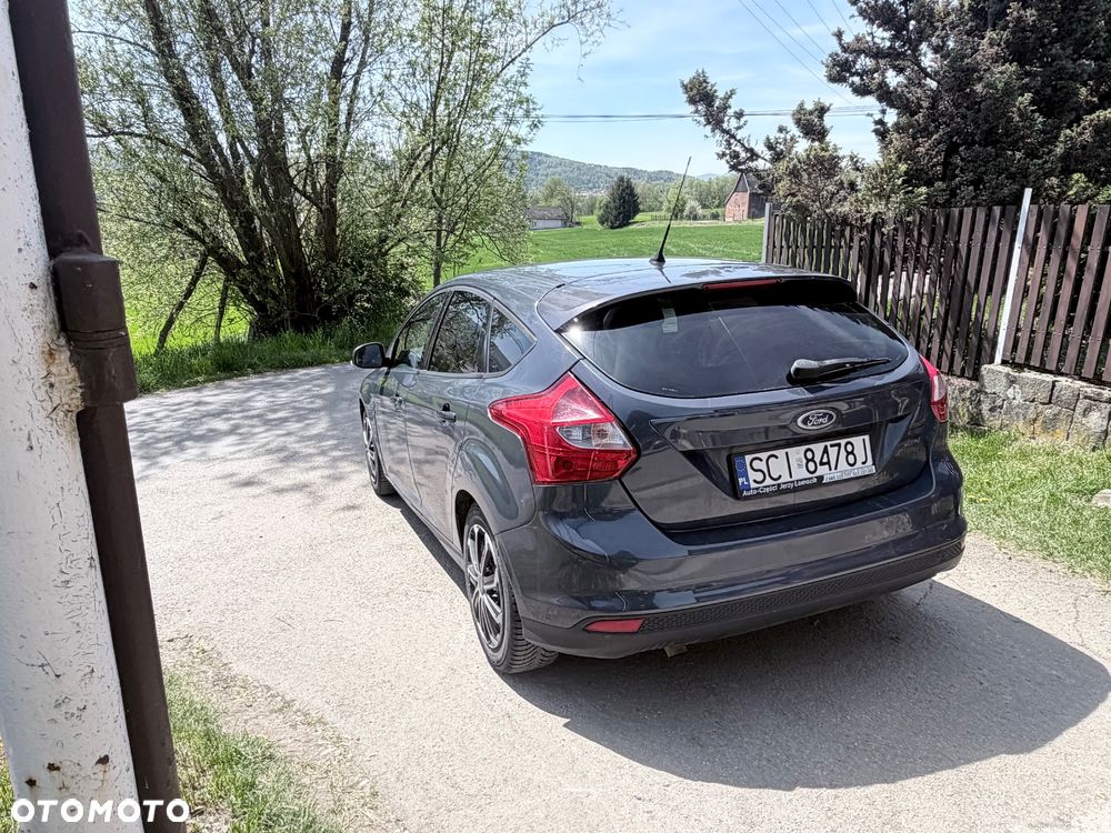 Ford Focus 1.6 TDCi DPF Start-Stopp-System Ambiente - 12