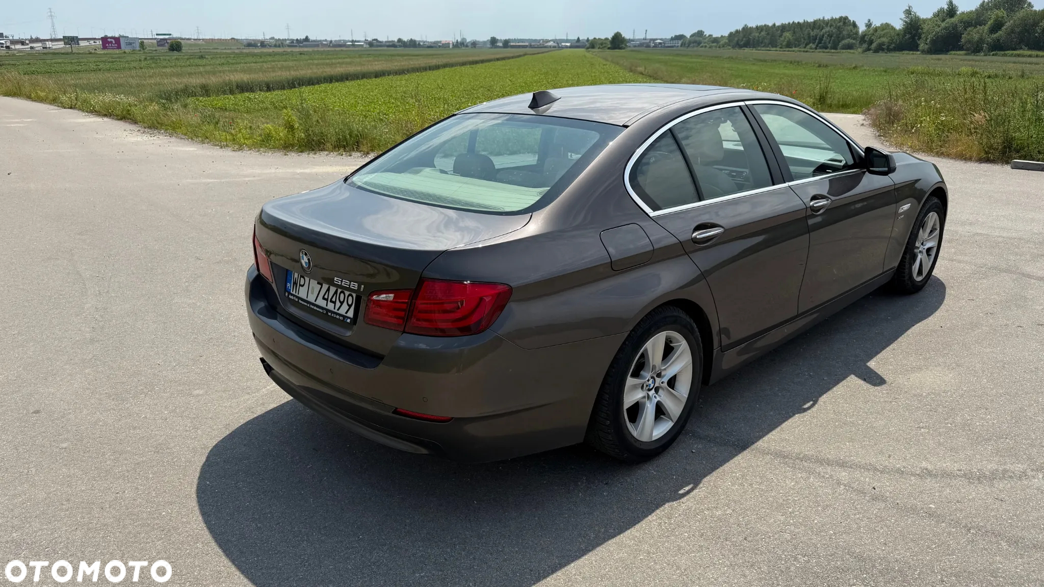 BMW Seria 5 528i xDrive - 4