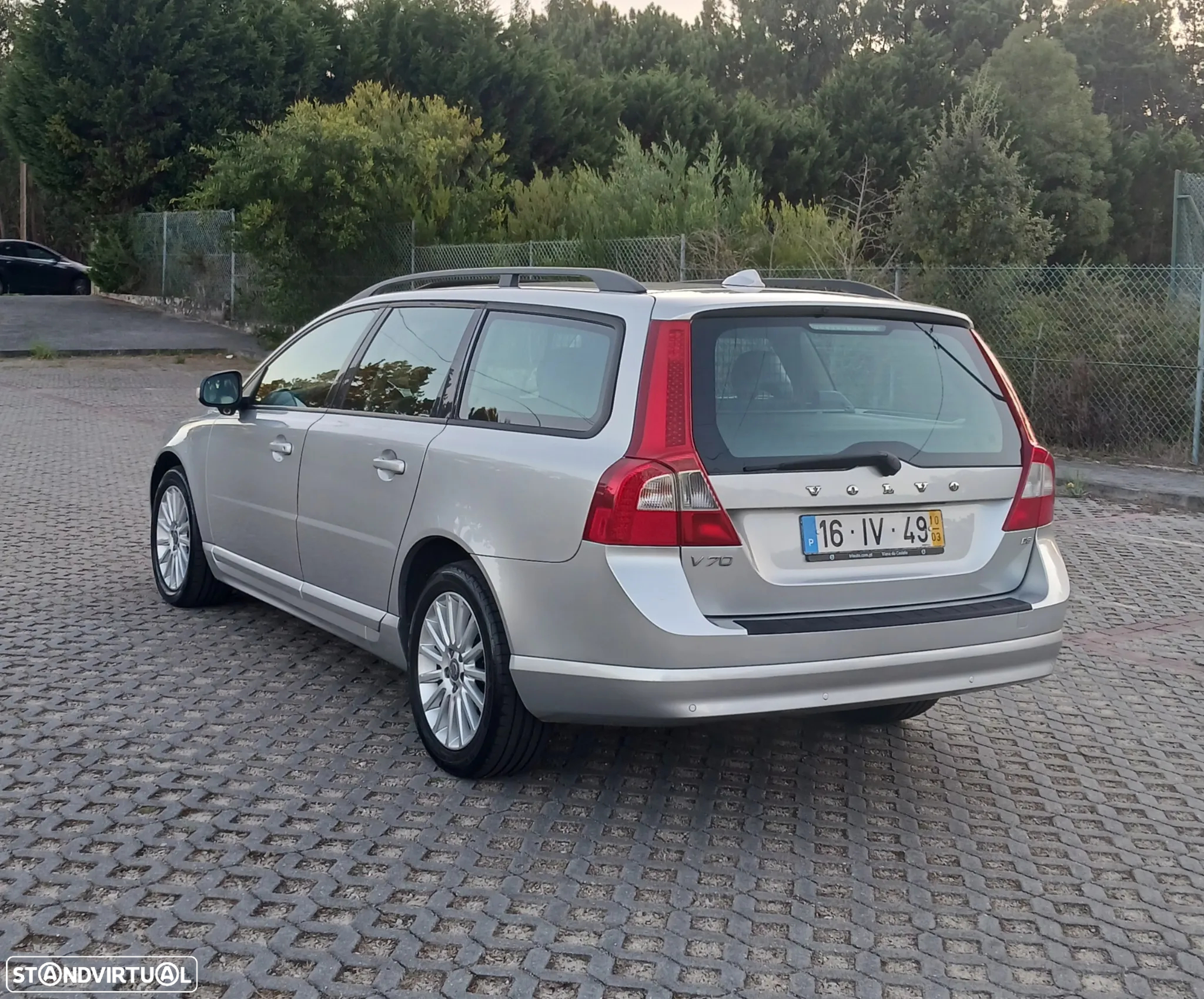 Volvo V70 2.4 D5 Momentum - 6