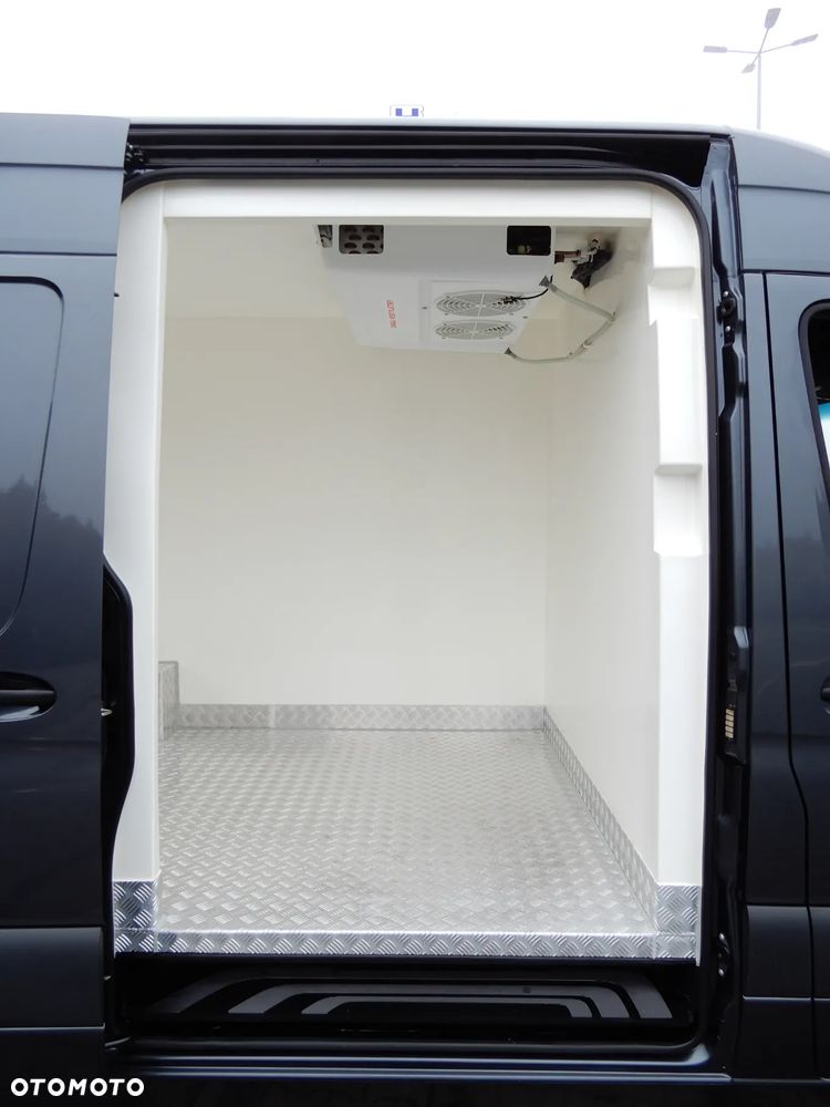 Mercedes-Benz Sprinter 319 CDI V6 3.0 CDI 190 KM Automat 7G-Tronic 4X4 Chłodnia -30*C Agregat Chłodniczy Rozstaw Osi 3665 mm Ładowność 1067 Kg WZMACNIANY Przebieg 10 Tys Km Jedyny Taki UNIKAT Stan NOWY Jak Z Fabryki POLECAM - 18