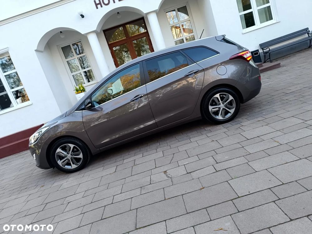 Hyundai i30 blue Kombi 1.6 CRDi Passion - 20