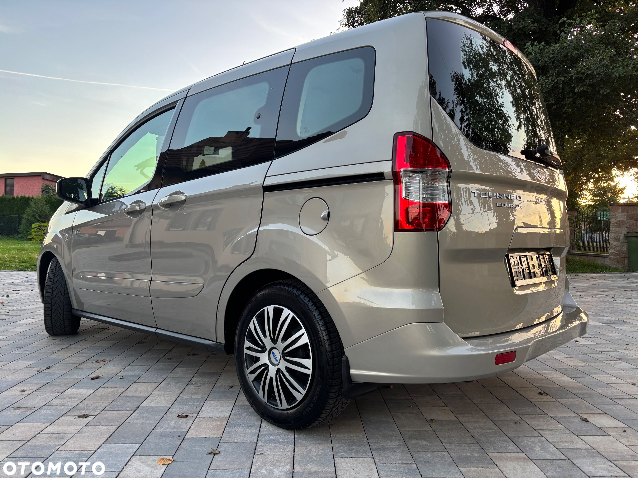 Ford Tourneo Courier 1.0 EcoBoost Titanium - 5