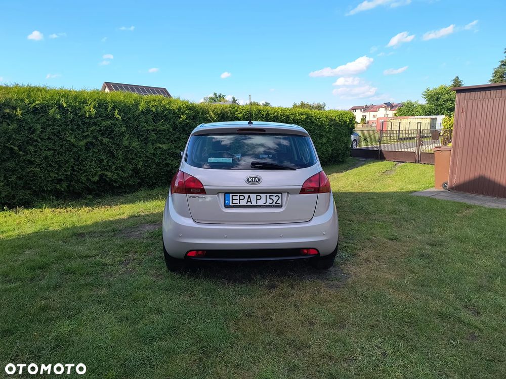 Kia Venga - 8