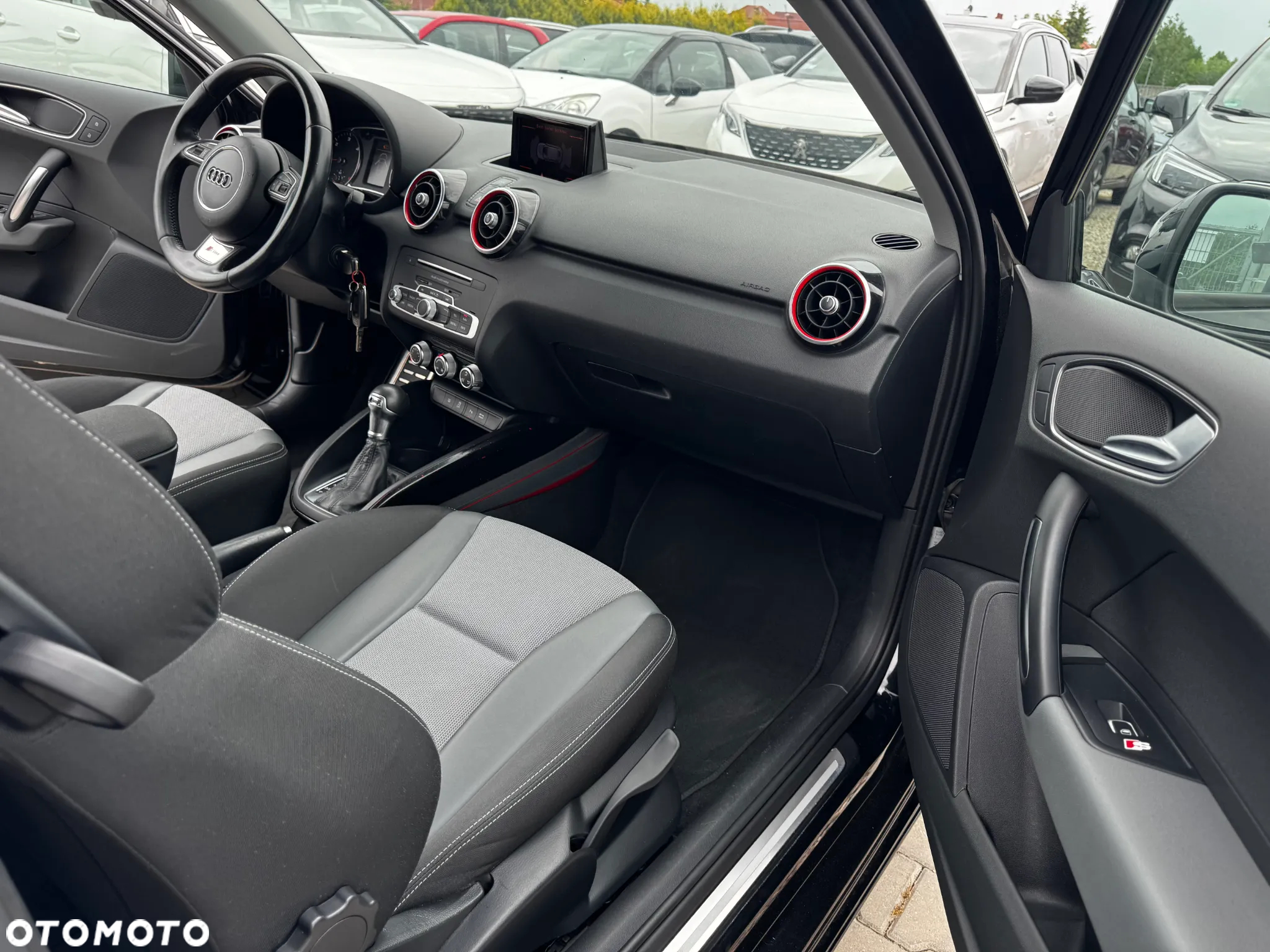 Audi A1 1.6 TDI S tronic sport - 14