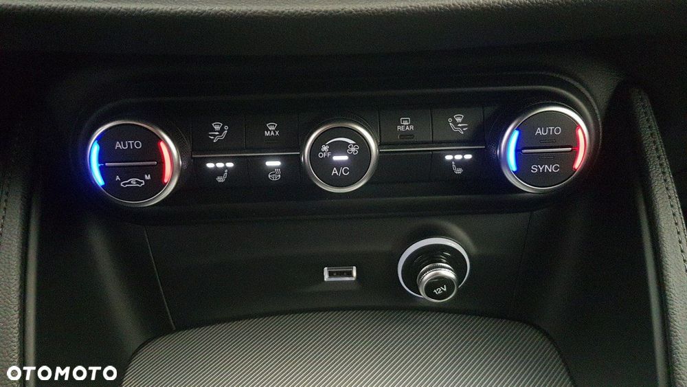 Alfa Romeo Stelvio - 24