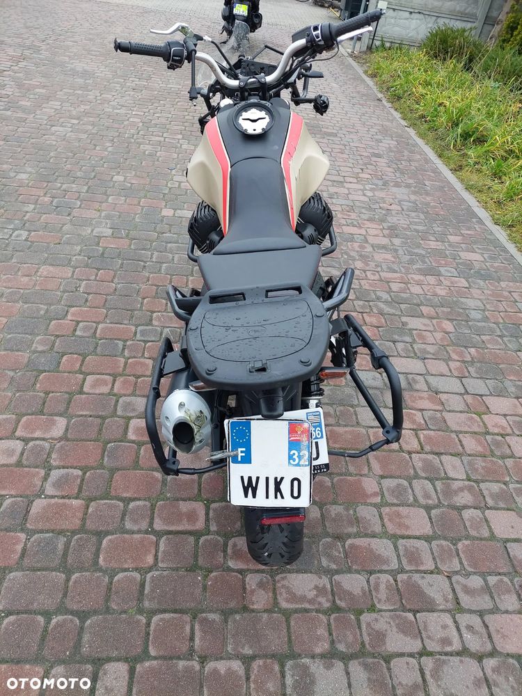 Moto Guzzi V85 - 4