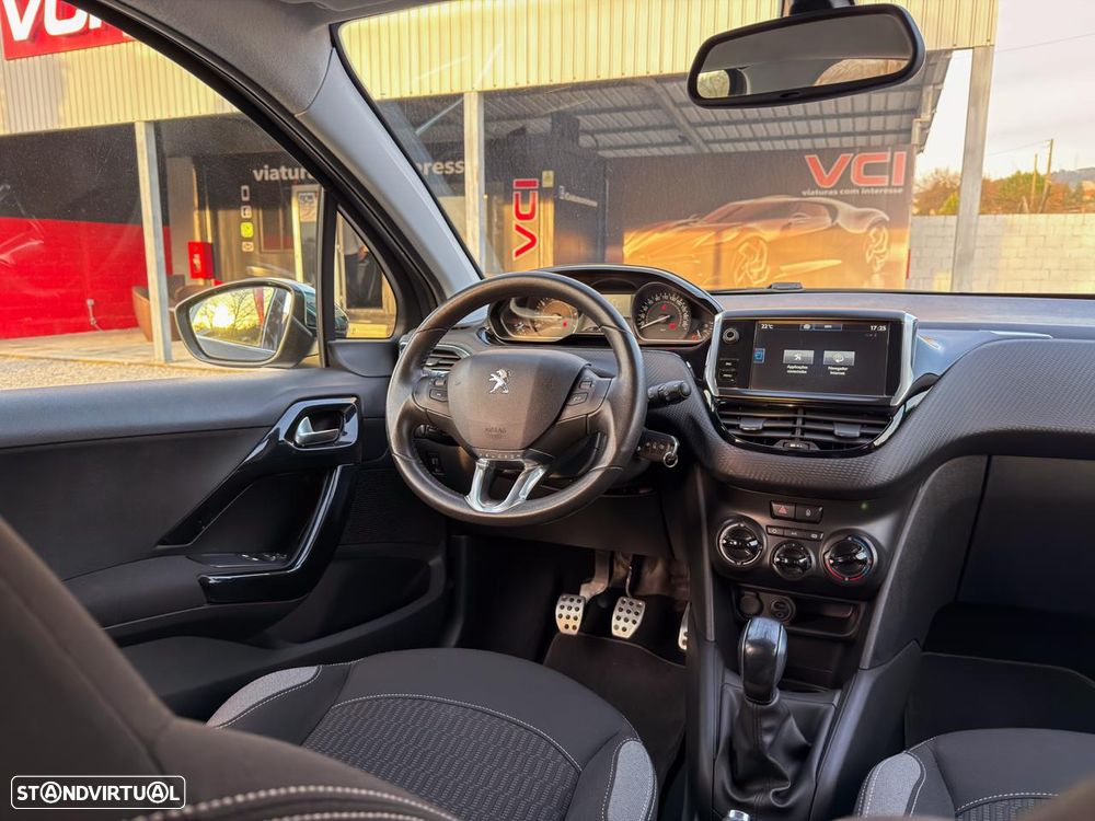 Peugeot 208 1.2 PureTech Style - 15