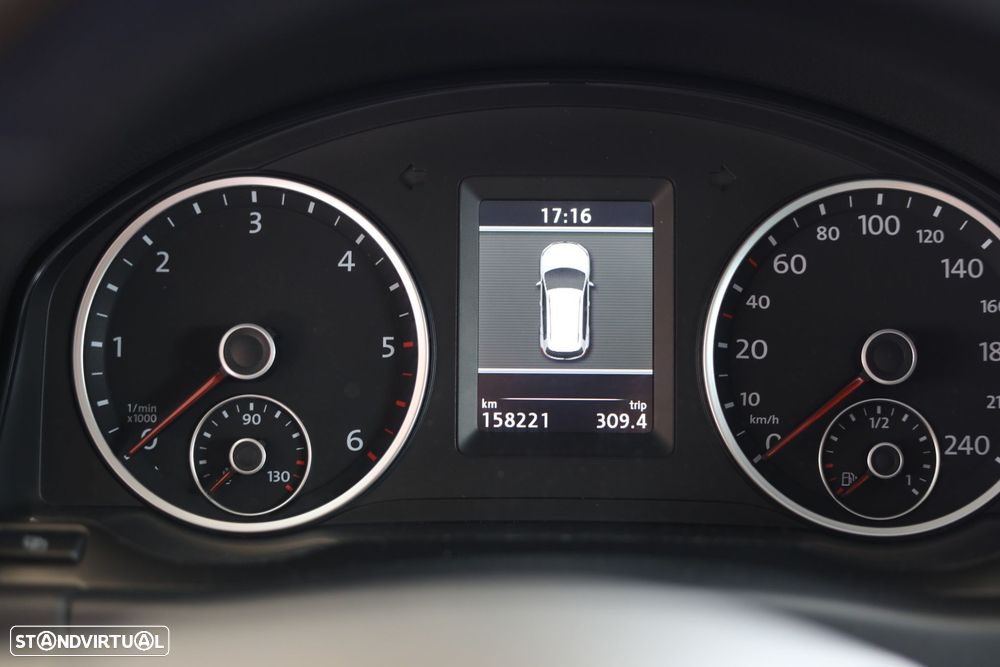 VW Tiguan 2.0 TDi Sport BlueMotion - 10