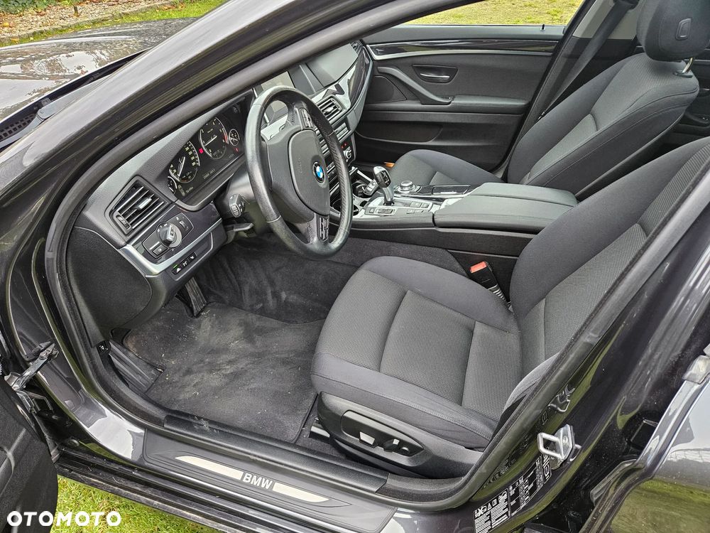 BMW Seria 5 520d xDrive Touring - 25