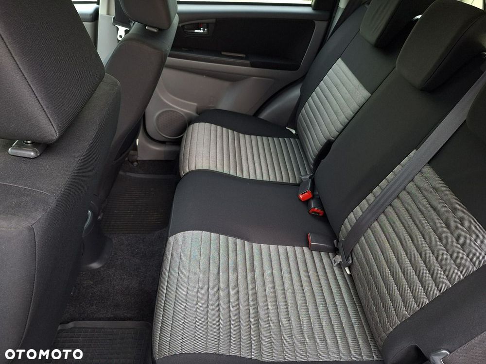 Suzuki SX4 - 10