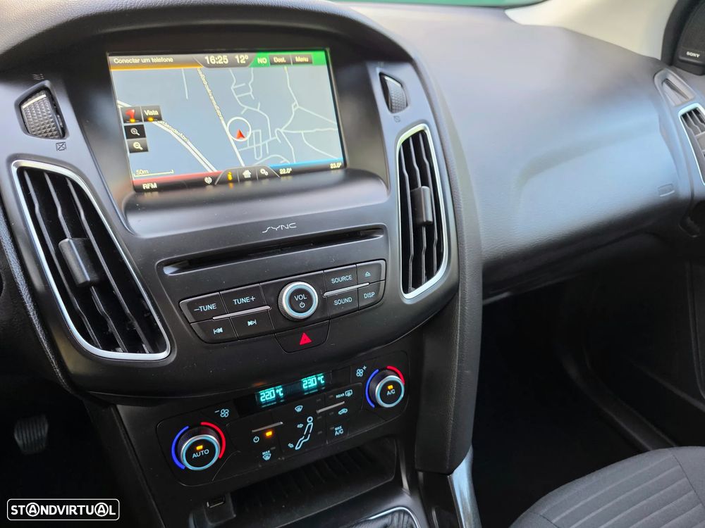 Ford Focus 1.0 SCTi Titanium - 29