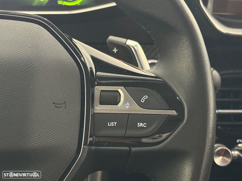 Peugeot 2008 1.2 PureTech Allure EAT8 - 22