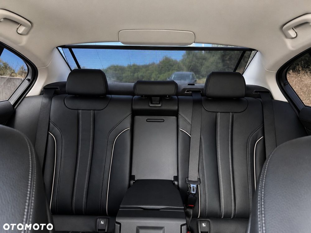 BMW Seria 5 530i Luxury Line sport - 9