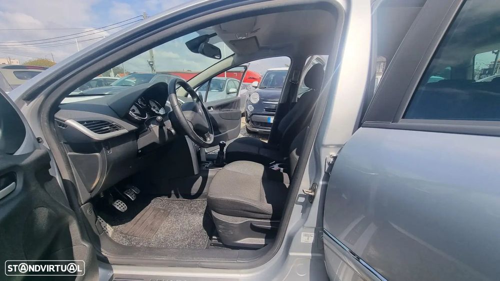 Peugeot 207 SW - 13