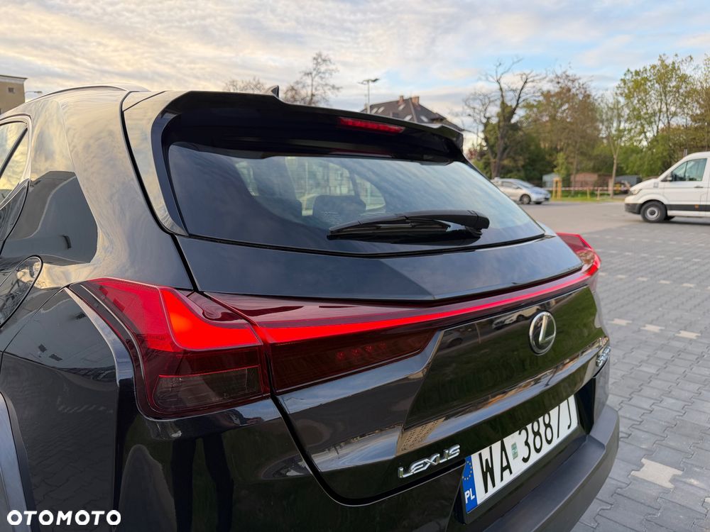 Lexus UX 250h Business Edition - 6