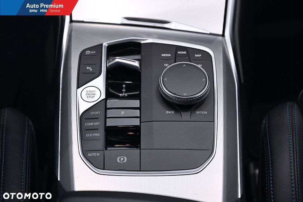 BMW Seria 3 320d xDrive mHEV - 18