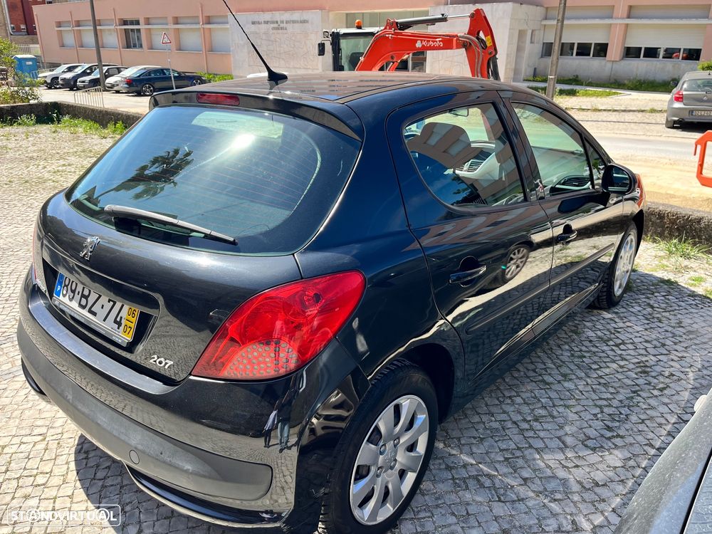 Peugeot 207 - 8